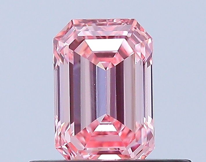 Emerald 0.46 Pink VVS2 VG